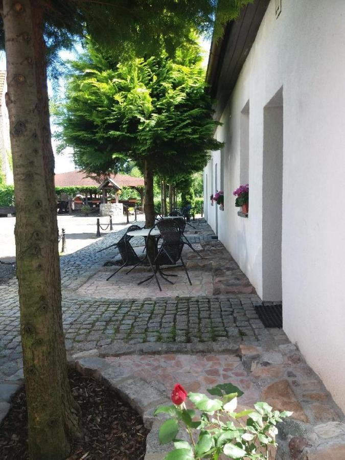 Gosciniec Solan Hotel Jeleniów Kültér fotó