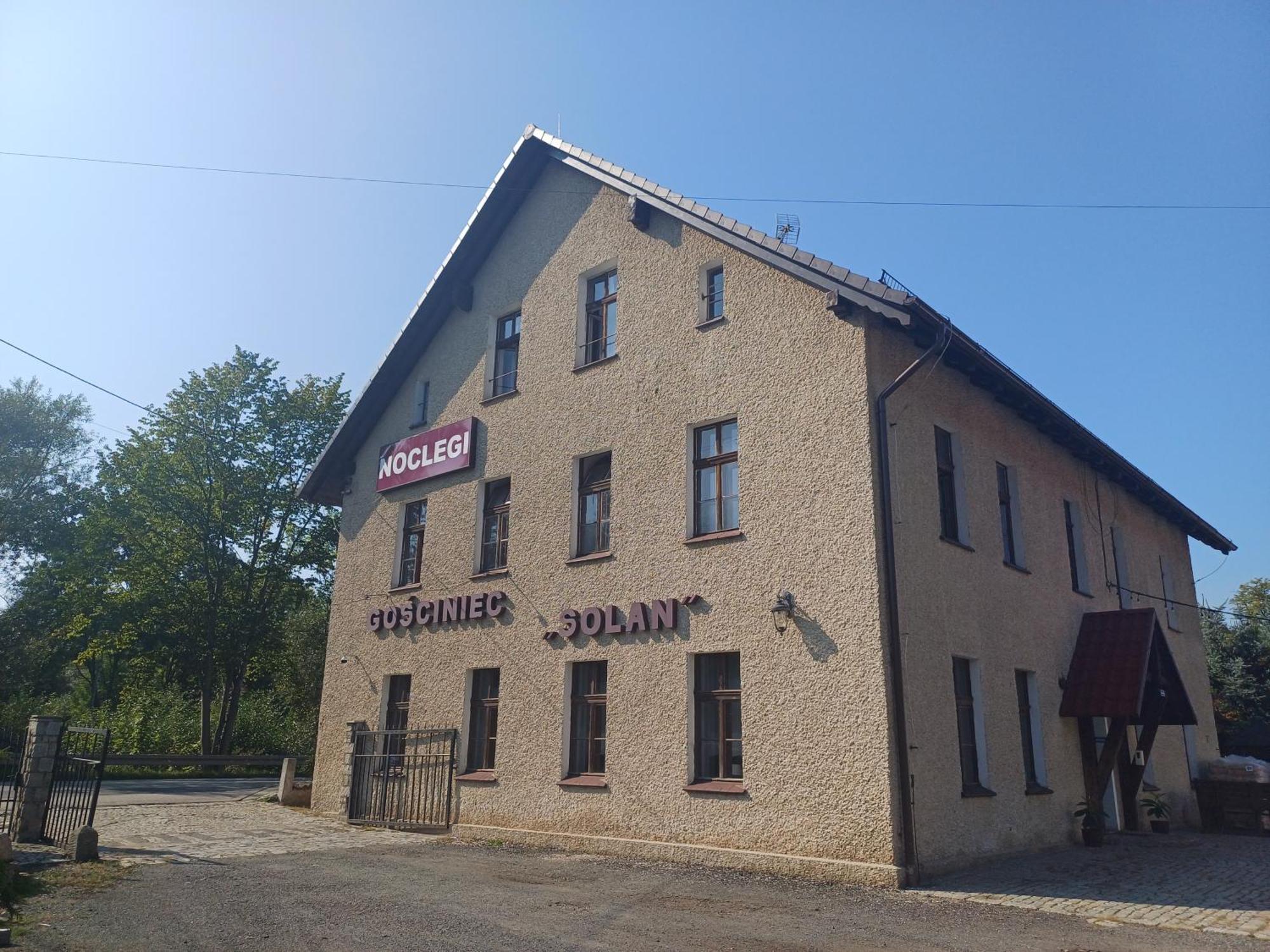 Gosciniec Solan Hotel Jeleniów Kültér fotó