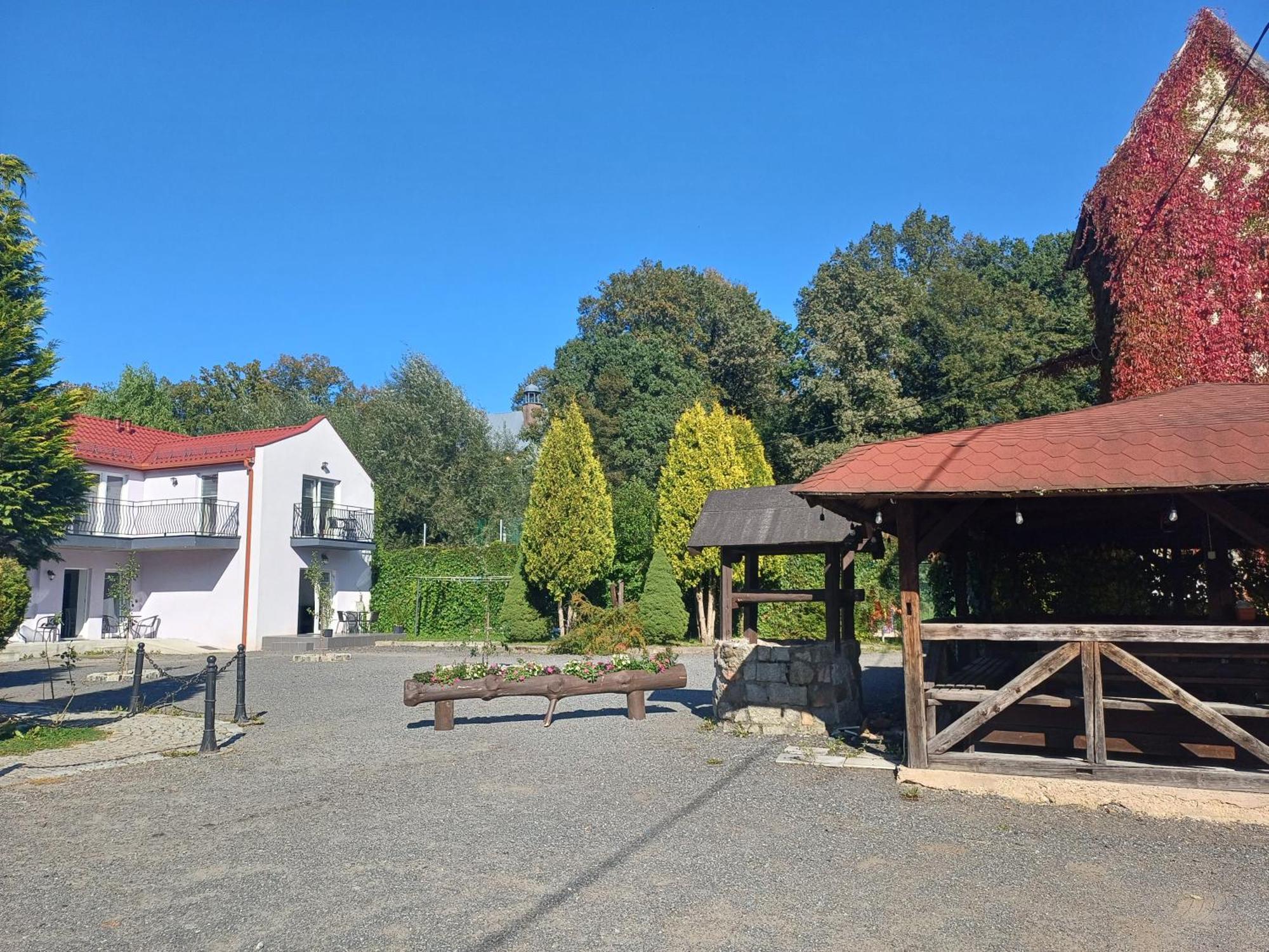 Gosciniec Solan Hotel Jeleniów Kültér fotó