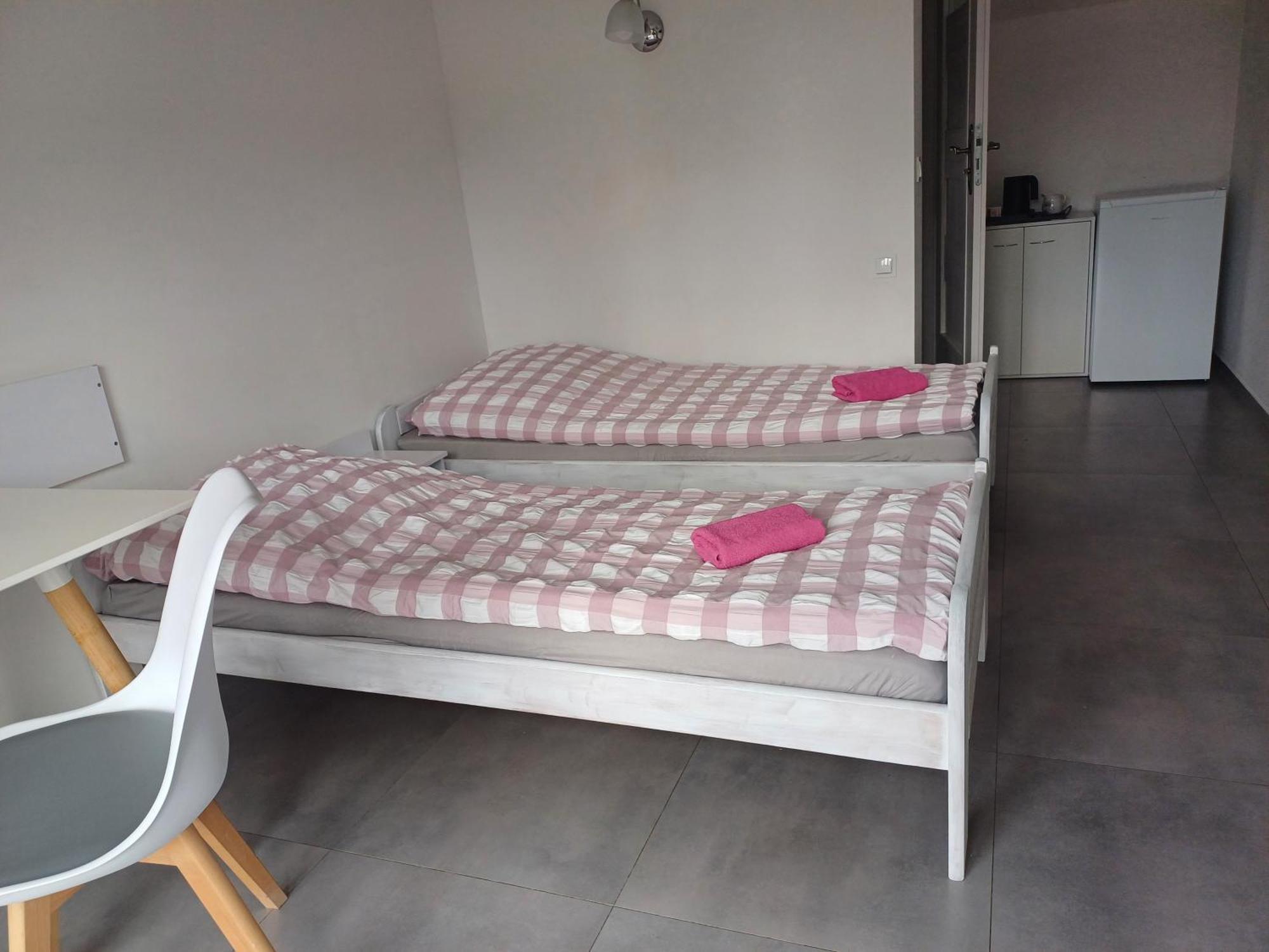 Gosciniec Solan Hotel Jeleniów Kültér fotó