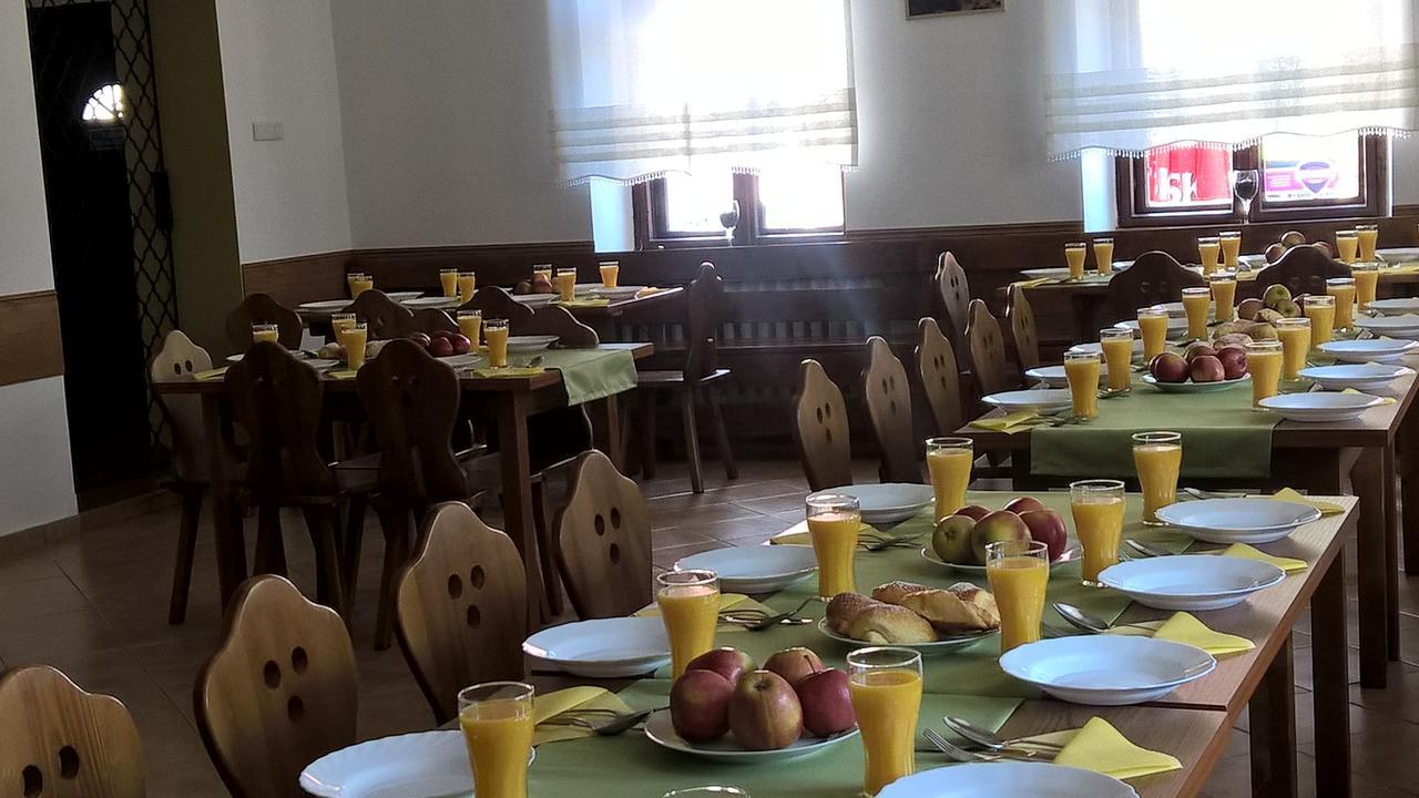 Gosciniec Solan Hotel Jeleniów Kültér fotó